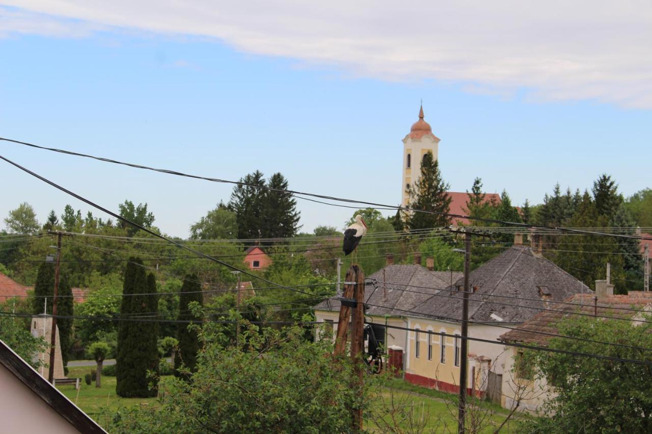 Axtburg Apartments Berbaltavar Bagian luar foto